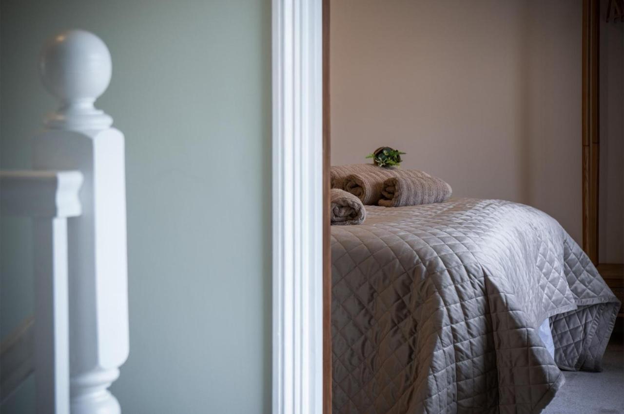 Elidyr Cottage - 3 Bedroom Cottage - แอมรอธ ภายนอก รูปภาพ