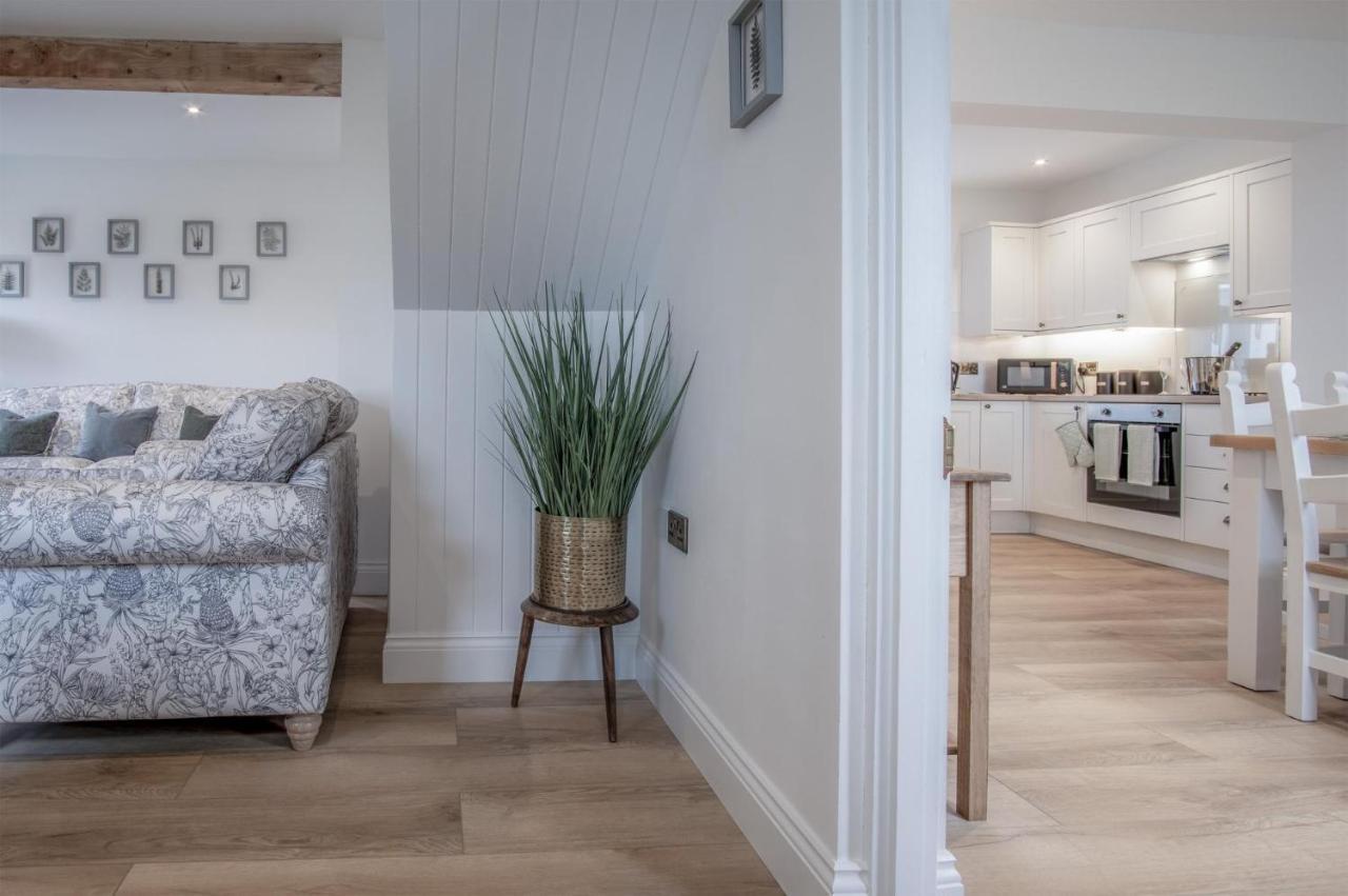 Elidyr Cottage - 3 Bedroom Cottage - แอมรอธ ภายนอก รูปภาพ