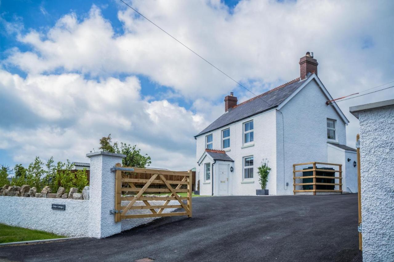Elidyr Cottage - 3 Bedroom Cottage - แอมรอธ ภายนอก รูปภาพ