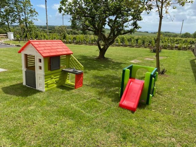 Elidyr Cottage - 3 Bedroom Cottage - แอมรอธ ภายนอก รูปภาพ